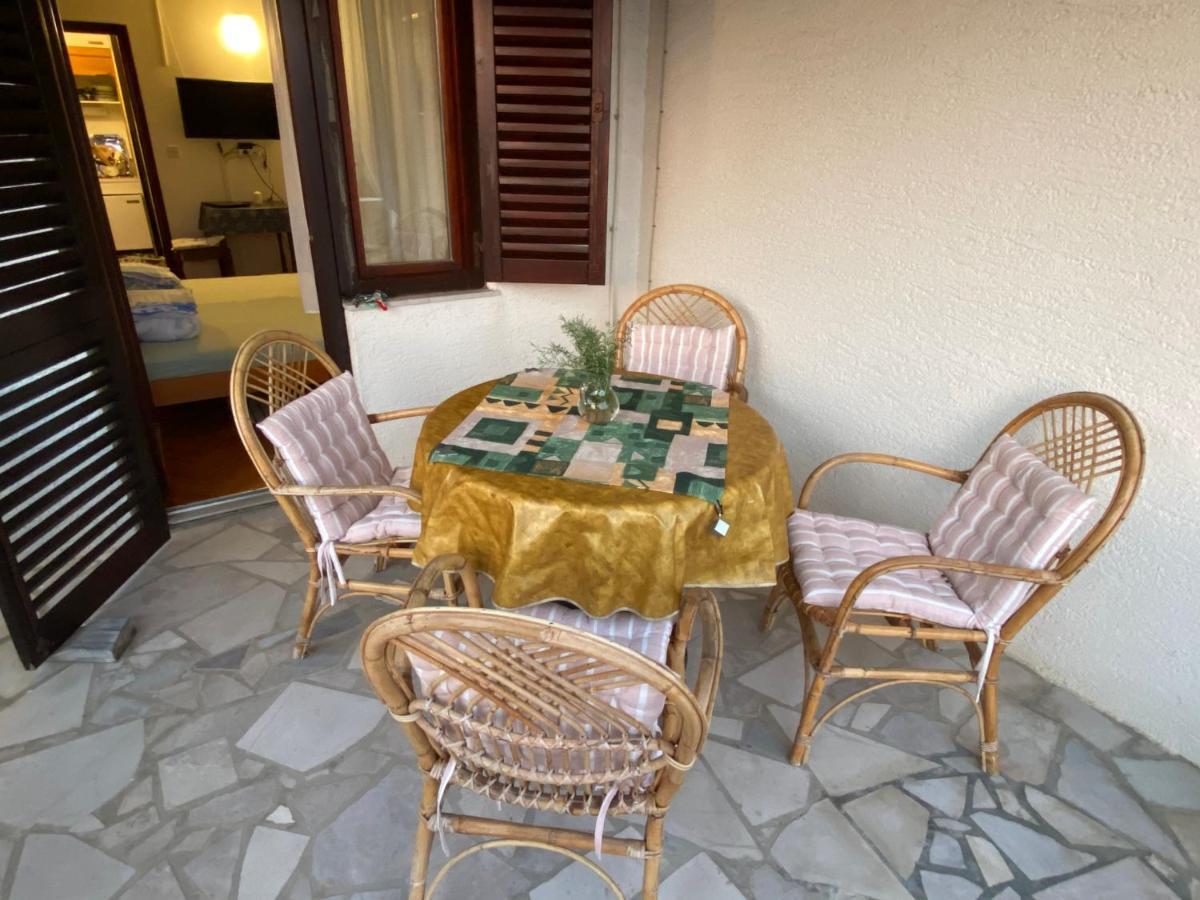 Apartments Stella-Dora Lopar Bagian luar foto
