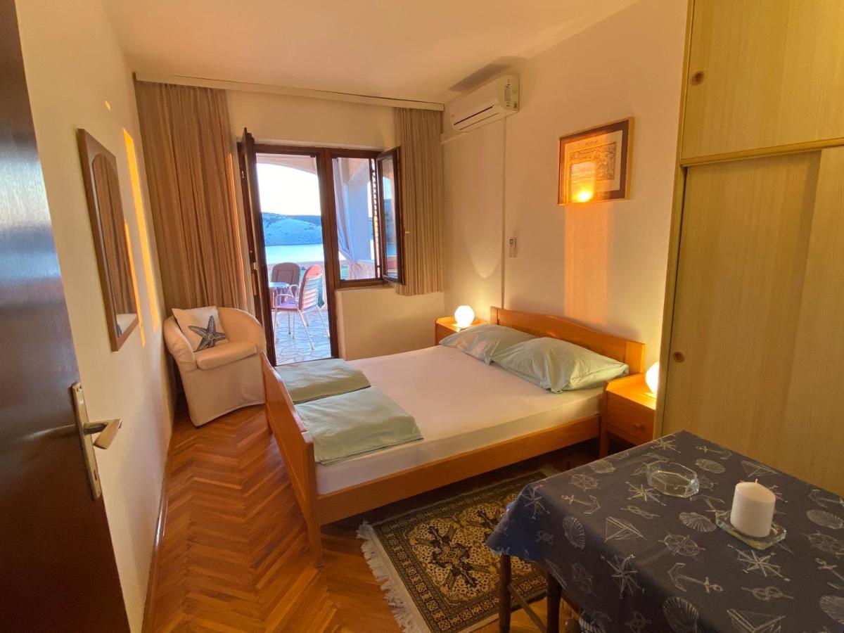 Apartments Stella-Dora Lopar Bagian luar foto