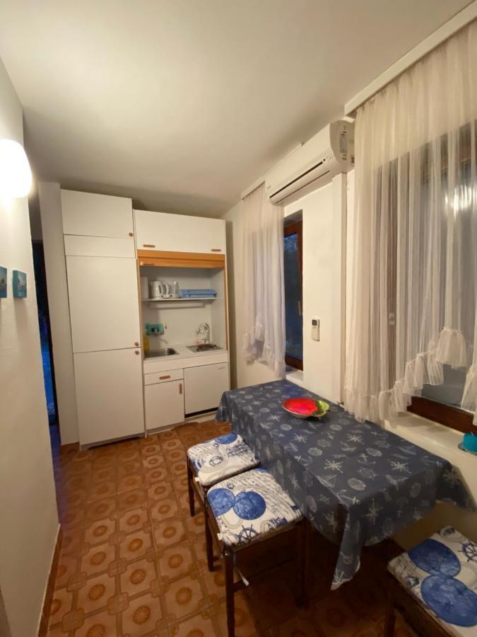 Apartments Stella-Dora Lopar Bagian luar foto